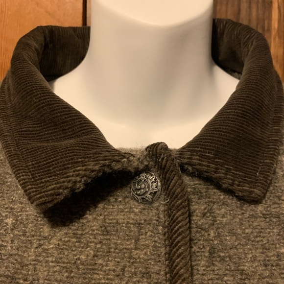 Artisans Button Jacket - Picture 2 of 12